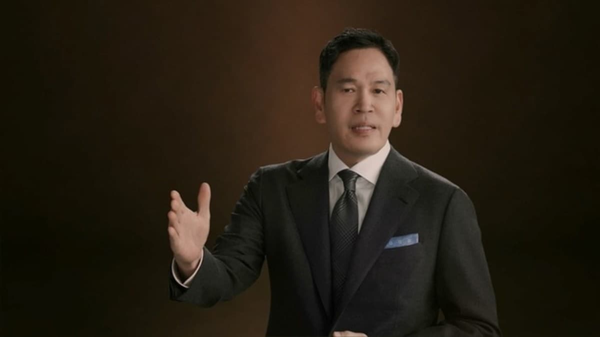 정용진, ‘5·18 탱크데이’ 논란 하루도 안 넘겼다...스타벅스 대표 전격 해임